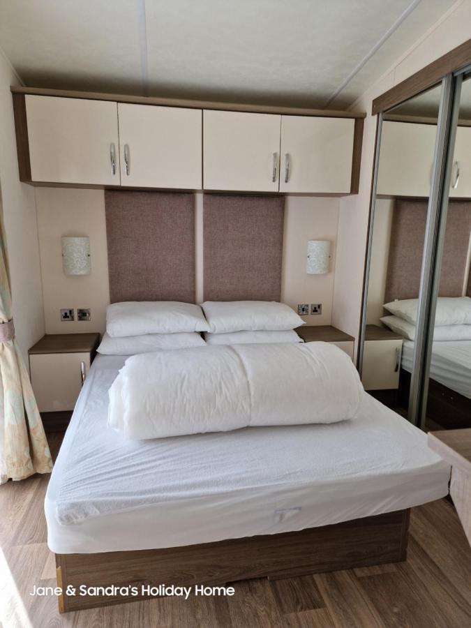 Privately Owned Stunning Caravan Seawick Holiday Park St Osyth Jaywick Sands Exterior foto